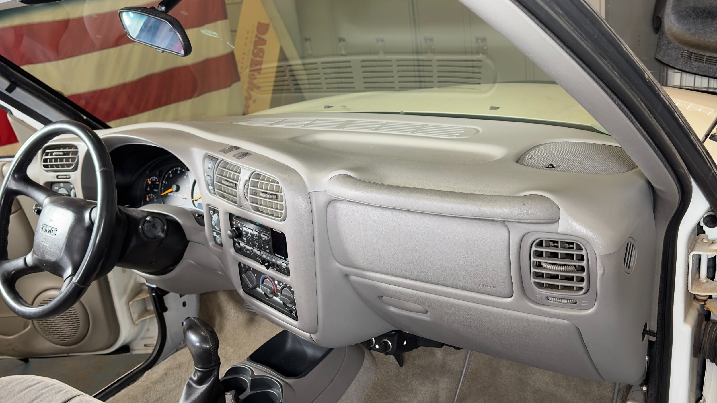 1998-2004 Blazer/Bravada/Jimmy/Sonoma/S10 Dash Cover - DashSkin